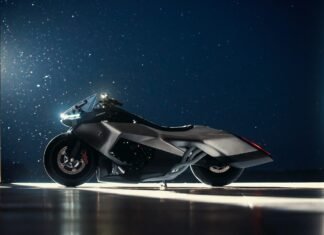 Баварский футуризм: BMW представила невероятный шестицилиндровый мотоцикл (фото)