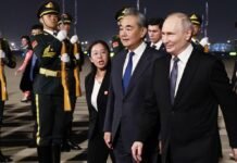 Путина в Китае встретил более важный чиновник, чем Трампа (видео)