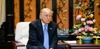 Цифровой детокс: у Трампа в Пекине «отобрали» телефон и не давали постить в соцсетях