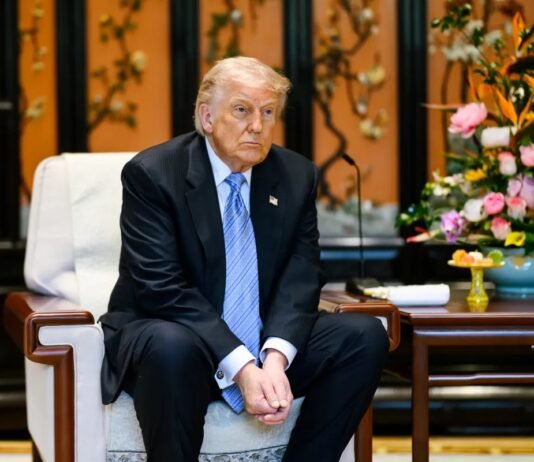 Цифровой детокс: у Трампа в Пекине «отобрали» телефон и не давали постить в соцсетях