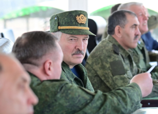 «В том числе дача Лукашенко»: военные эксперты раскрыли, что может быть среди 500 целей Украины в Беларуси