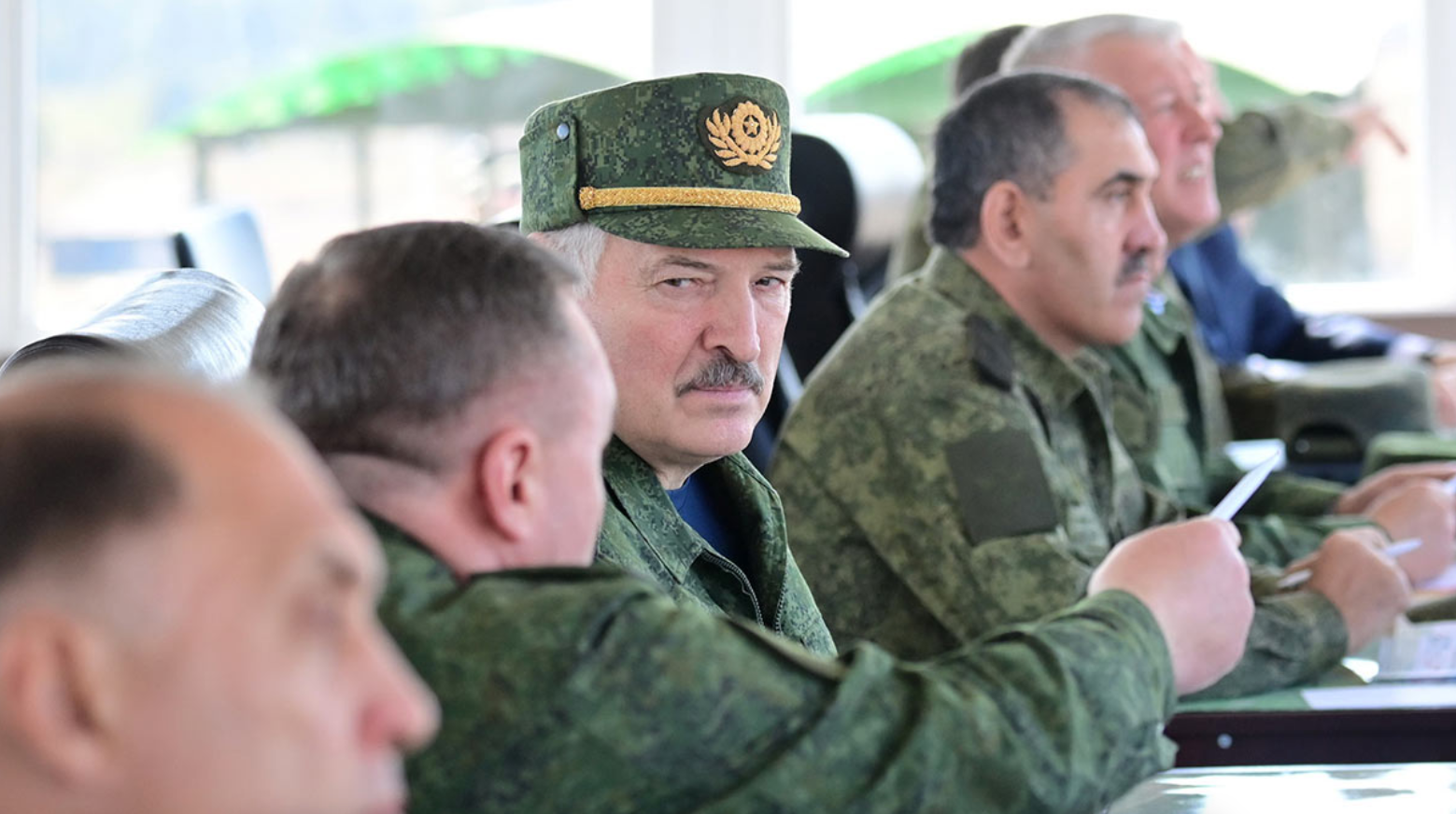 «В том числе дача Лукашенко»: военные эксперты раскрыли, что может быть среди 500 целей Украины в Беларуси