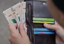Могут ли у украинцев забрать единственное жилье и все деньги за долги: в Минюсте дали объяснение