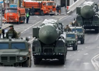 «Обманывают», чтобы скрыть наступление из Беларуси: почему технику ВС РФ убрали с парада, — Ходжес