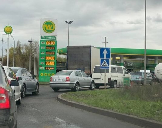 Надо накрывать сетками: РФ нацелилась на украинские АЗС на расстоянии 25 км от линии фронта, — «Флеш»