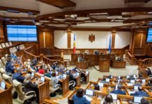В Молдове сорвали заседание парламента из-за русского языка: детали скандала