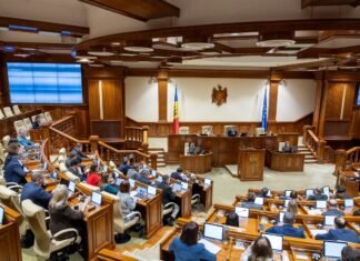 В Молдове сорвали заседание парламента из-за русского языка: детали скандала