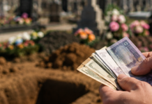 Почему в Одесской области людей заставляли переплачивать за копание могил