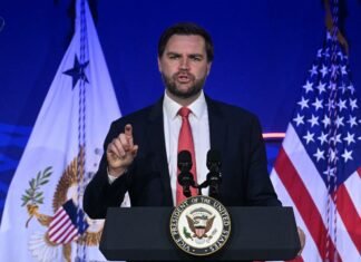 Вэнс ответил на предложение Ирана передать России обогащенный уран
