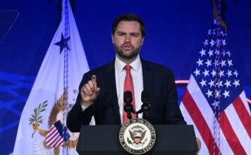 Вэнс ответил на предложение Ирана передать России обогащенный уран