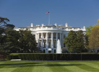 Строительство бального зала Трампа столкнулось с новым препятствием