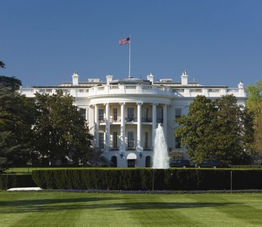 Строительство бального зала Трампа столкнулось с новым препятствием