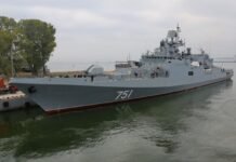 Украинские дроны атаковали два военных корабля РФ в Новороссийске