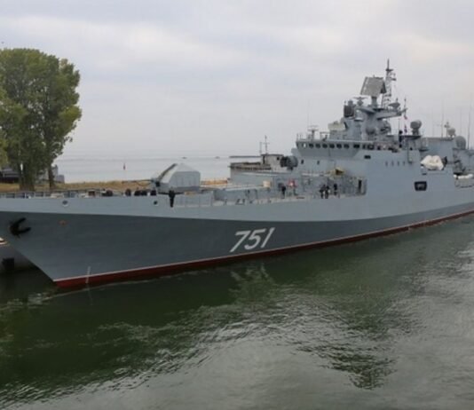 Украинские дроны атаковали два военных корабля РФ в Новороссийске