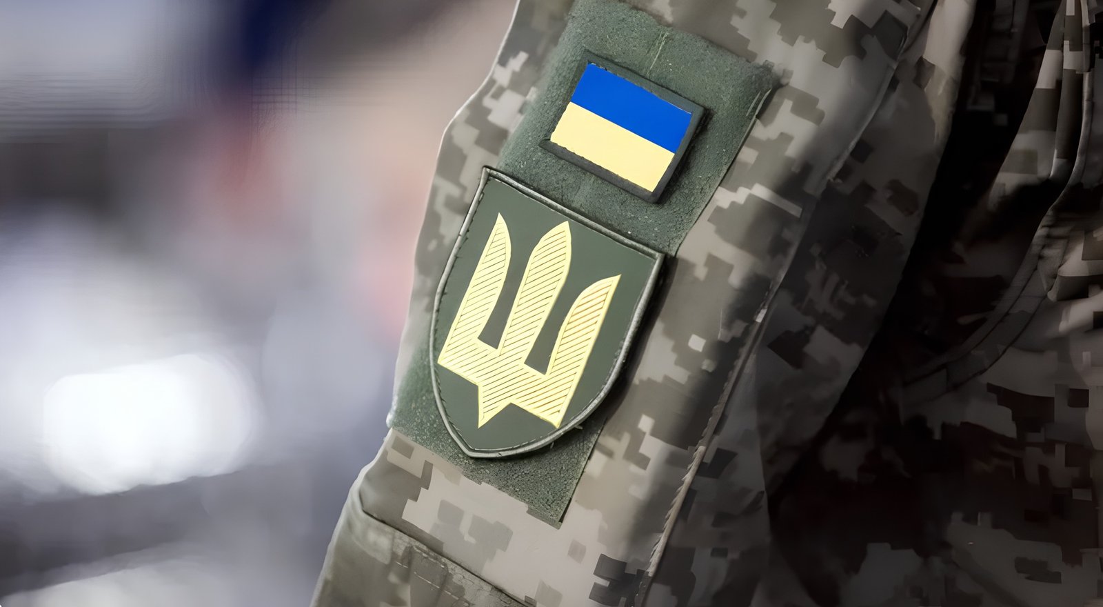 Во Львове в авто ТЦК выбили окна и «вытащили» оттуда мобилизованного, — соцсети (видео)