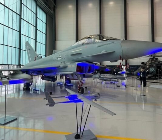 Германия показала новейший истребитель Eurofighter Tranche 4: видит сотни целей (фото)