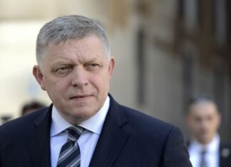 У Зеленского рассказали, какой сигнал Фицо повез Путину