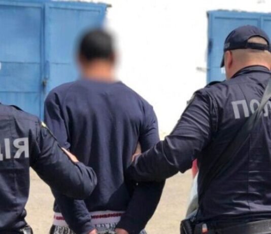 В Одесской области бездомный избил пару и ограбил женщину возле лимана