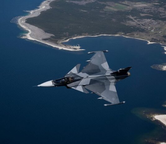 Украина получит самолеты Gripen вместе с «длинной рукой» против КАБов