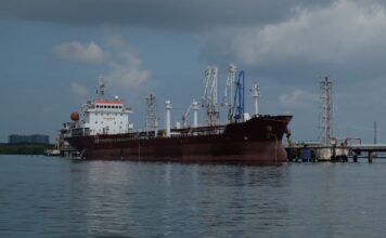 Индия просит США продлить разрешение на импорт российской нефти, — Bloomberg