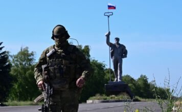 Оккупанты в «ДНР» выпустили праздничное печенье в честь «освобождения» Мариуполя