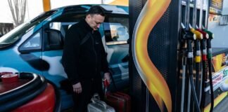 Оккупированный Севастополь остался без бензина