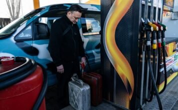 Оккупированный Севастополь остался без бензина