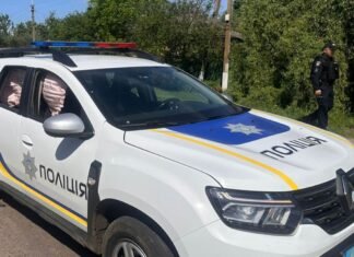На Черниговщине дрон РФ атаковал авто патрульных: ранены трое полицейских