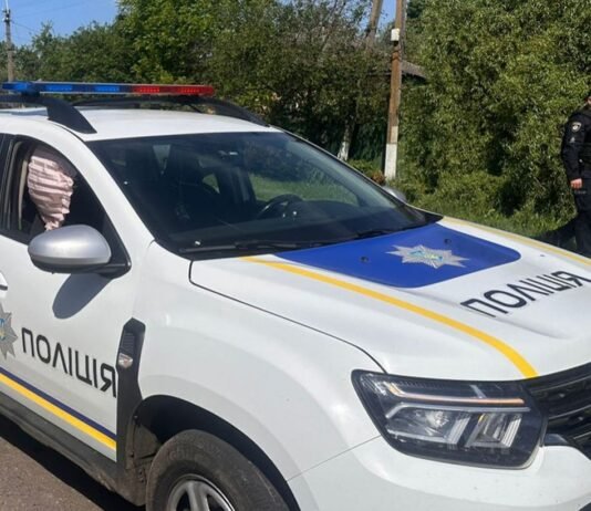 На Черниговщине дрон РФ атаковал авто патрульных: ранены трое полицейских