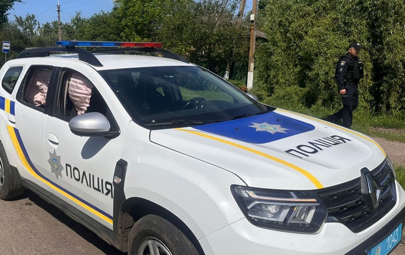 На Черниговщине дрон РФ атаковал авто патрульных: ранены трое полицейских