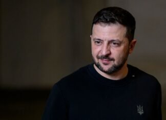 «Не рекомендуем быть в Москве»: Зеленский сделал предупреждение перед 9 мая
