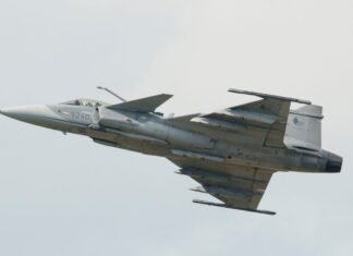 Украинские пилоты уже обучаются на истребителях Gripen