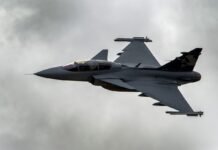 Шведские истребители Gripen станут приоритетом Минобороны для защиты неба