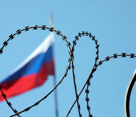 Минус половина военного бюджета РФ: стали известны детали криптовалютных санкций Британии