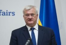 «Придется бороться за своих людей»: МИД сделал заявление об украинцах за рубежом