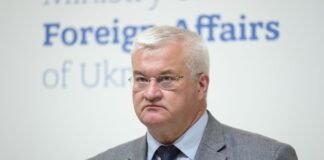 Сибига назвал цель угроз РФ посольствам в Киеве