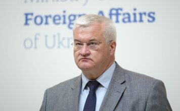 Сибига назвал цель угроз РФ посольствам в Киеве