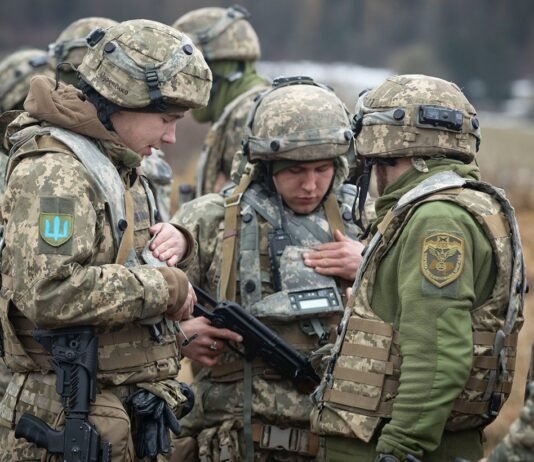 Правительство Украины придумало, как найти деньги на зарплаты военным, — источник