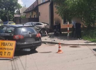 В Одесской области после столкновения авто сбило детей на тротуаре: детали