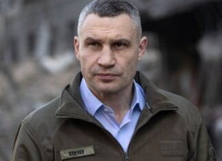 Кличко прокомментировал атаку на Киев и пообещал помощь пострадавшим