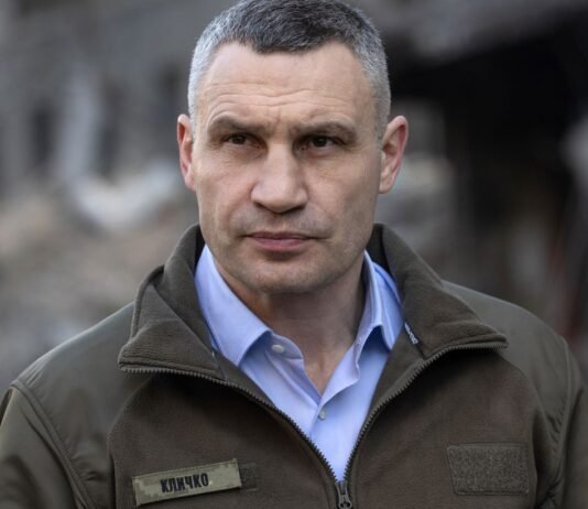 Кличко прокомментировал атаку на Киев и пообещал помощь пострадавшим