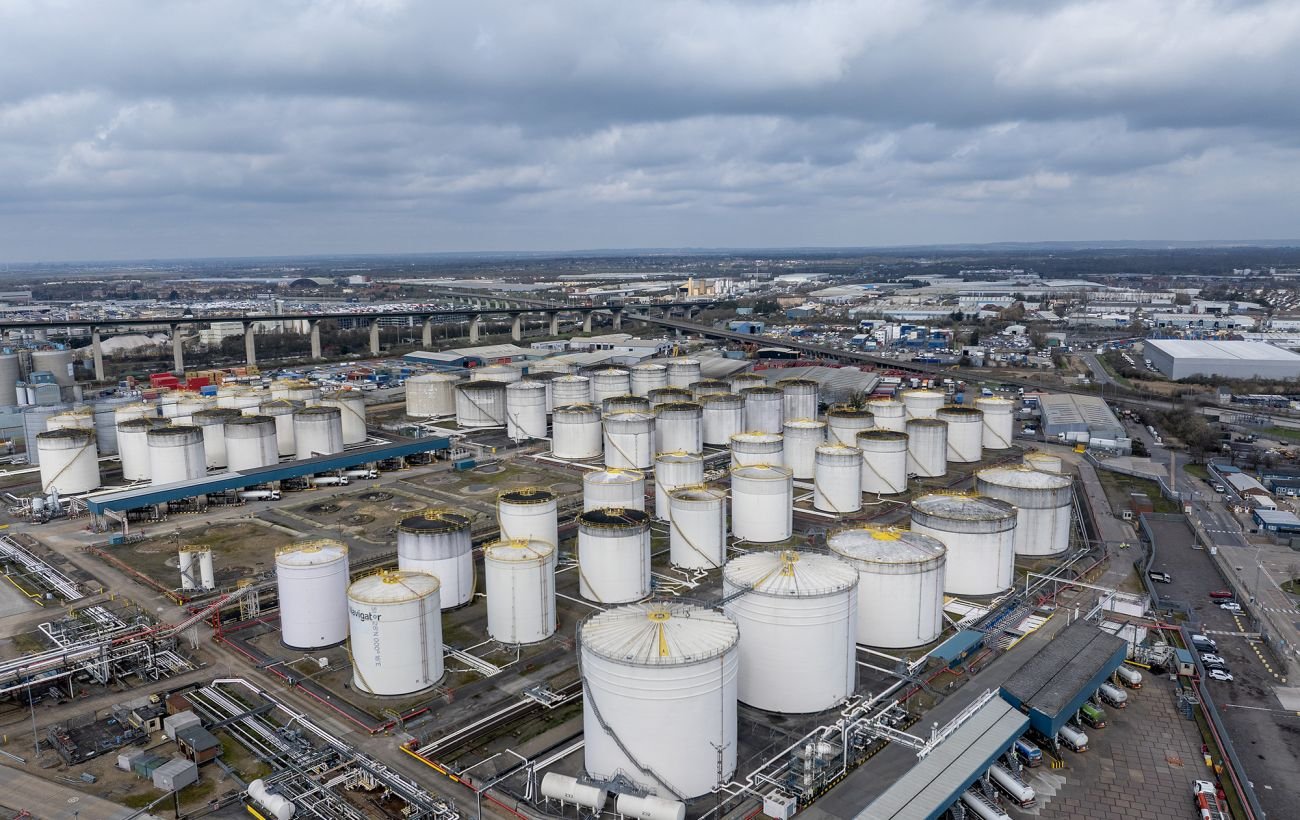 Bloomberg дал неутешительный прогноз по ценам на нефть на ближайший год