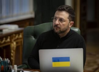 Без Ермака, но со «старой гвардией»: с кем теперь советуется Зеленский