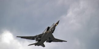 В России разбился бомбардировщик Ту-22М3: такие атакуют Украину (видео)