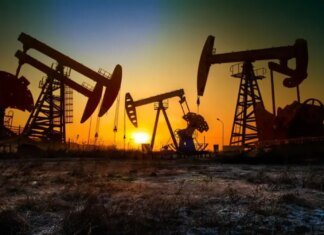 Цена на нефть резко выросла из-за угроз Трампа атаковать Иран