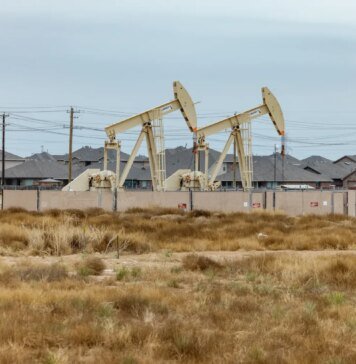 Нефть подешевела до $95 после сообщений о договоренности по прекращению огня между Израилем и Ливаном