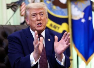 Трамп теряет поддержку рабочего класса в вопросах экономики