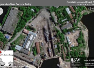 Спутник зафиксировал последствия ударов по нефтяному терминалу и корвету "Бойкий" в санкт-петербурге