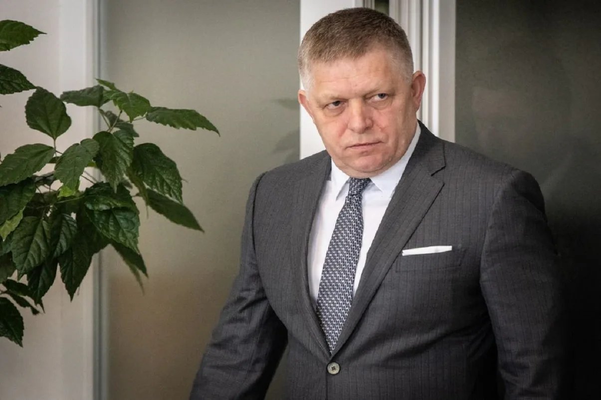 Фицо требует от Еврокомиссии деньги за переданное Украине оружие