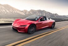 Презентацию «ракетного» Tesla Roadster перенесли